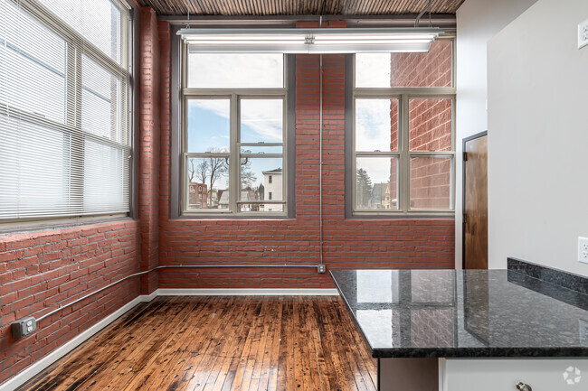 1BR, 1BA - Living Area - Parkville Hartford Apartments