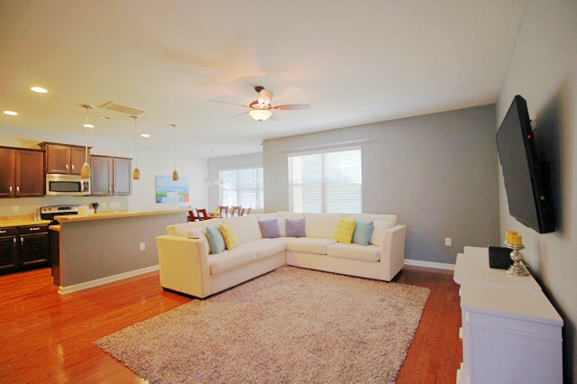 Building Photo - Gorgeous 3 Bedroom townhome in Brier Village near RTP!