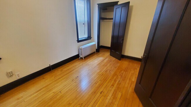 Foto del edificio - 4928 W Barry Ave