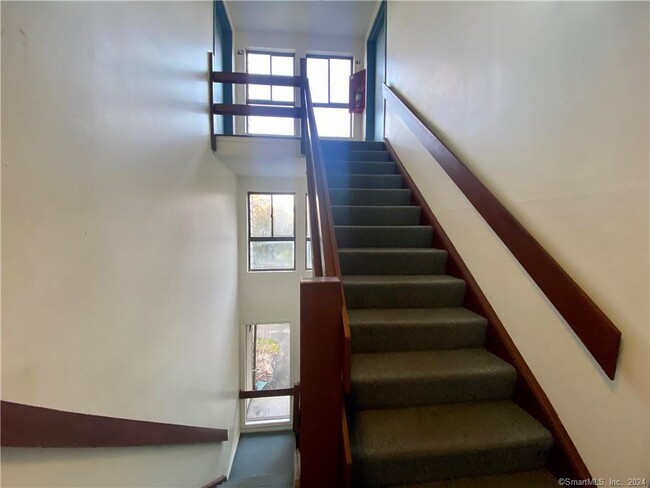 Foto del edificio - 130 Coe Ave