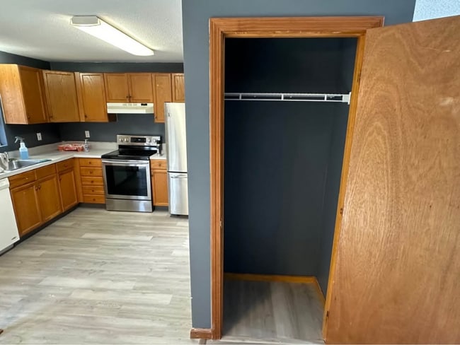 Building Photo - 17 Willis St