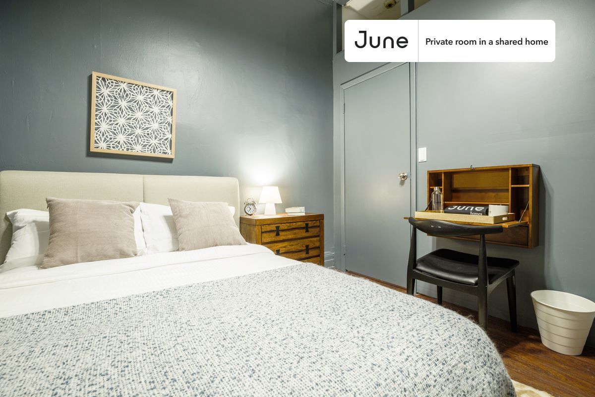 Room in Shared 4 bed/1 bath home - Room in Shared 4 bed/1 bath home