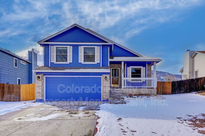 1241 Grass Valley Dr, Colorado Springs, CO 80906 House Rental in