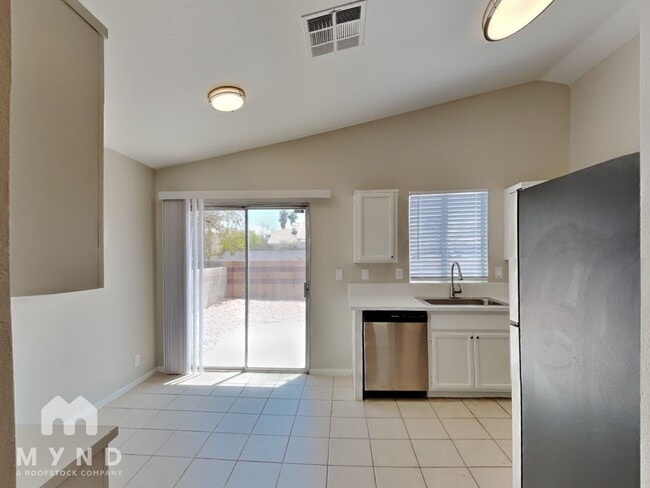 Building Photo - 8225 Cactus Root Ct
