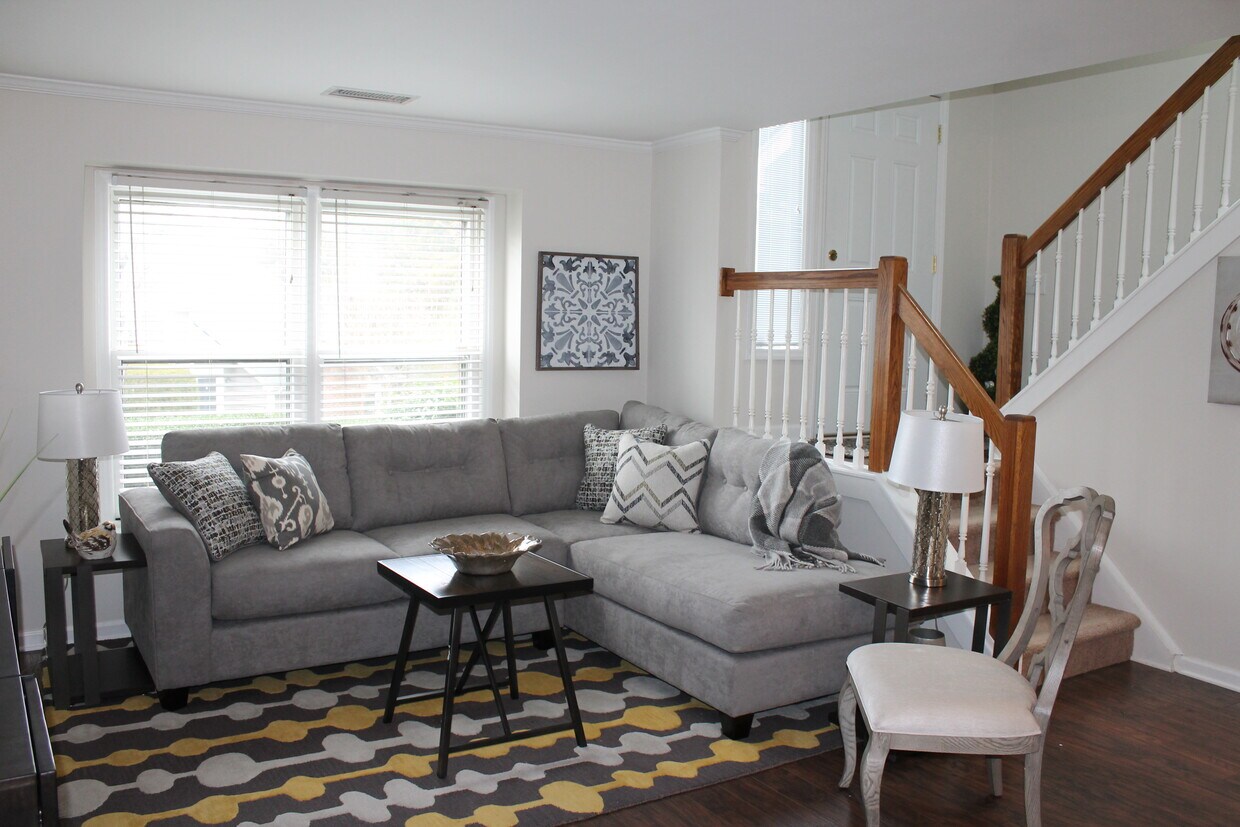 Primary Photo - 7245 Meeting St