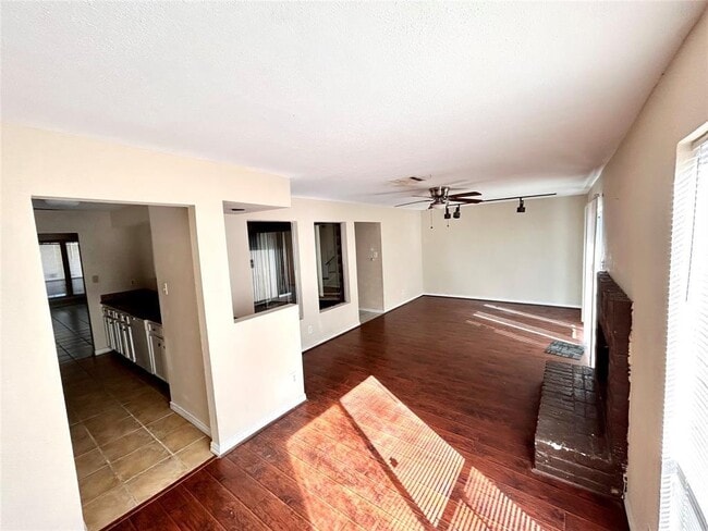 Building Photo - 10639 Sandpiper Dr