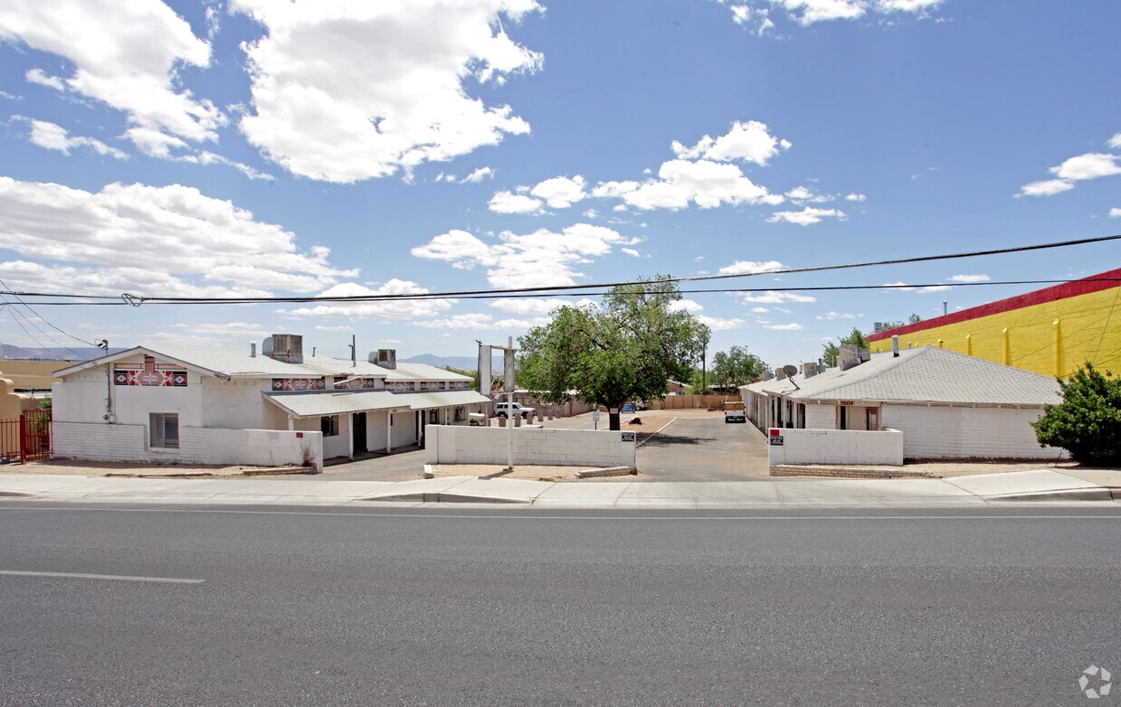 Foto del edificio - 5602-5604 Central Ave SW