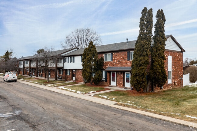 Building Photo - Residences at Grand Blanc