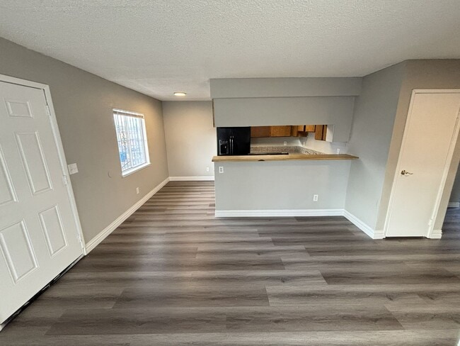 Building Photo - 3431 E Cheyenne Ave