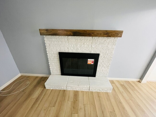 Building Photo - 2 bed 1 bath unit for rent in South Lake T...