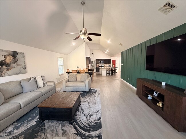 Building Photo - 21106 Kirkland Woods Dr