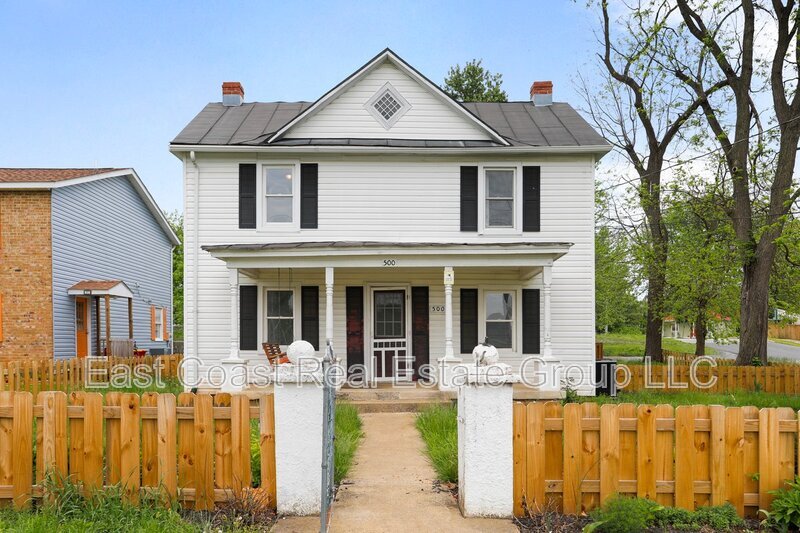 Primary Photo - 500 N Marshall St