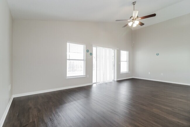 Foto del edificio - 10344 Little Econ St