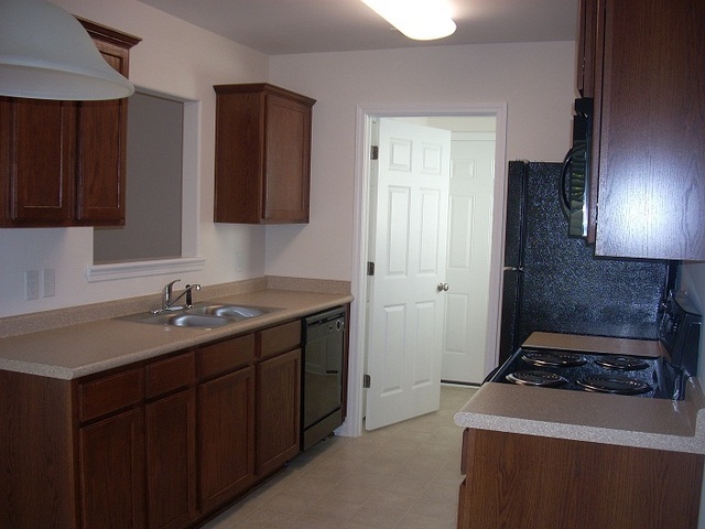 Building Photo - 114 Five Oaks Ct