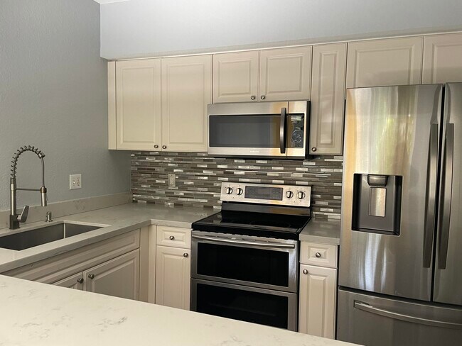 Foto del edificio - 6424 W Sample Rd