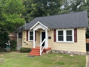 Building Photo - 2217 Camille Dr