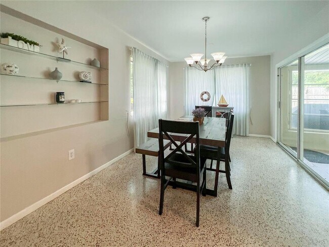 Foto del edificio - 1649 Livingstone St