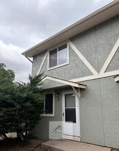 Building Photo - 1751 Shenandoah Dr