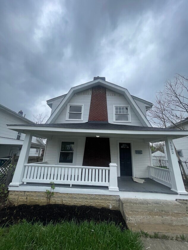 Primary Photo - 1202 E 20th Ave