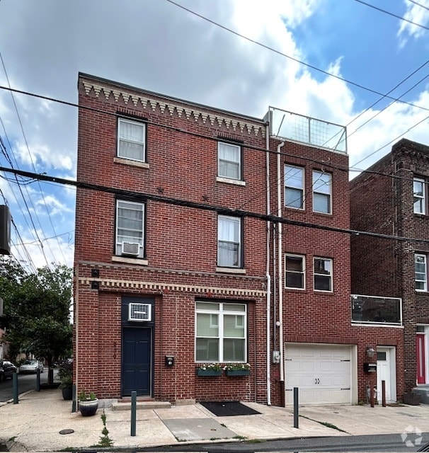 Building Photo - 979 N Lawrence St
