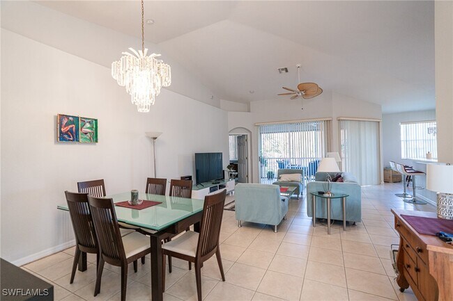 Foto del edificio - 13841 Lake Mahogany Blvd