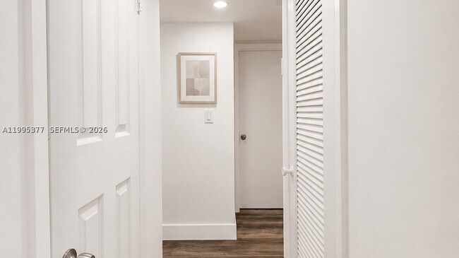 Foto del edificio - 6445 NW 2nd Pl