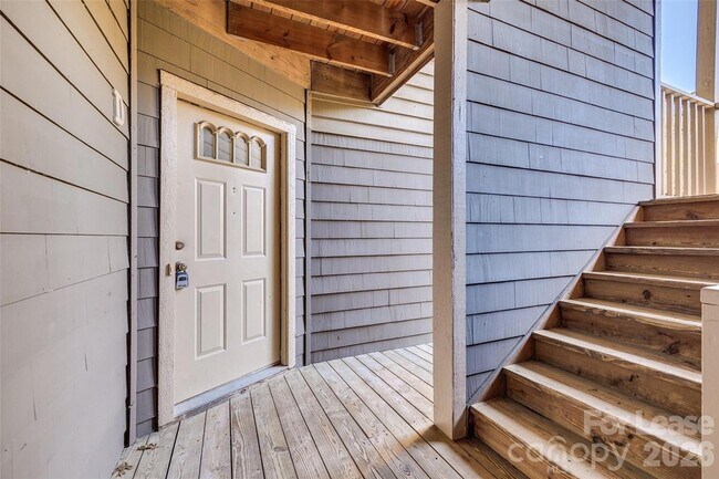 Foto del edificio - 13822 Queens Harbor Rd