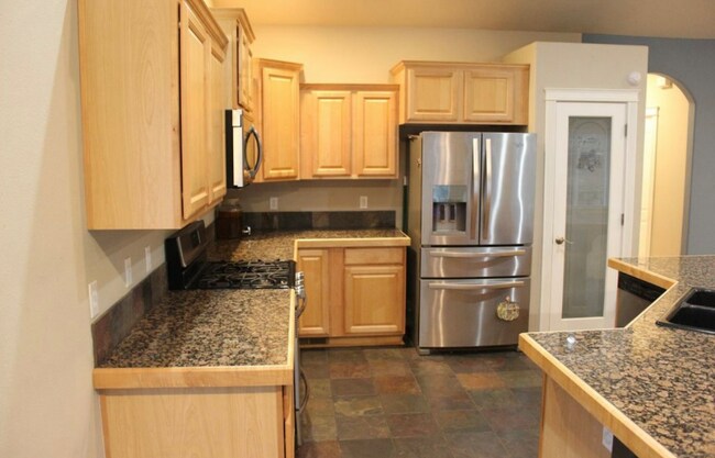 Foto del edificio - 2345 NW Kelsay Ct