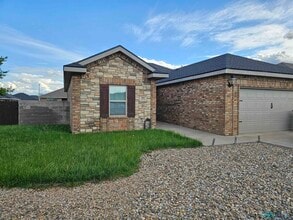 Building Photo - 209 Almond Tree Ln