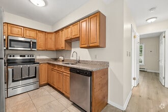 Interior Photo - Oak Knoll