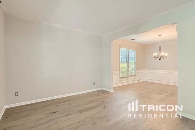 Building Photo - 9124 Loxford St