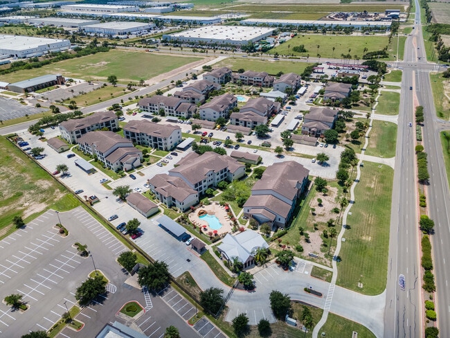 Building Photo - Plantation Apartments