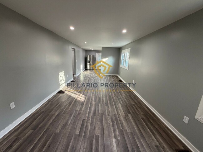Building Photo - Fully Renovated 3-Bedroom Home Near Christian Park Available NOW!
