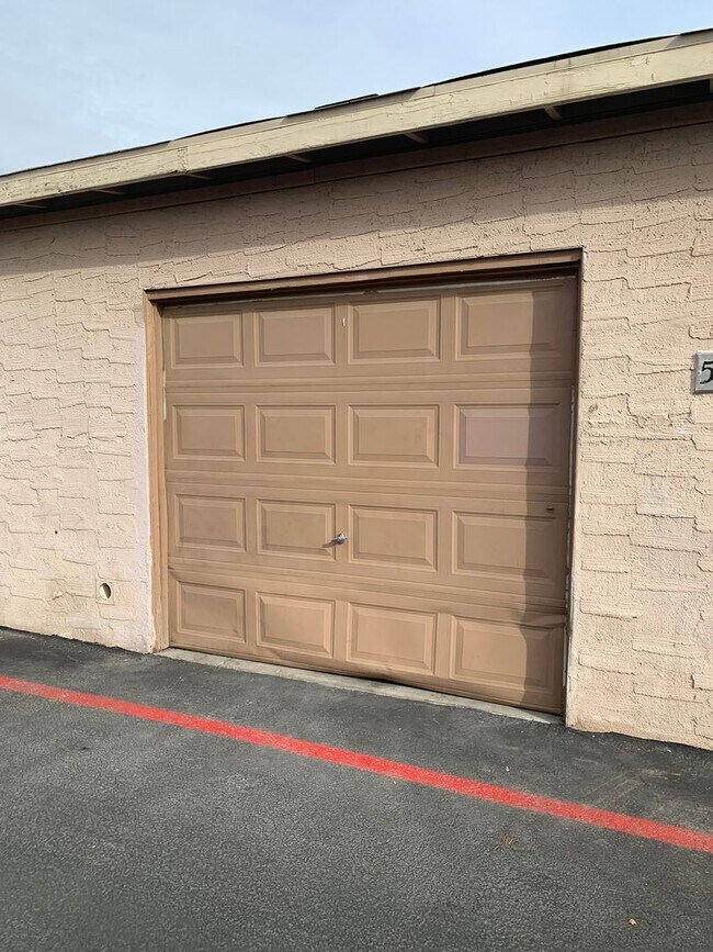 Foto del edificio - 5148 Greene Ln