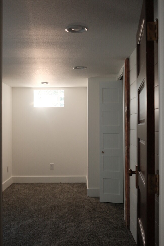 Dormitorio - 4337 Washburn Ave N