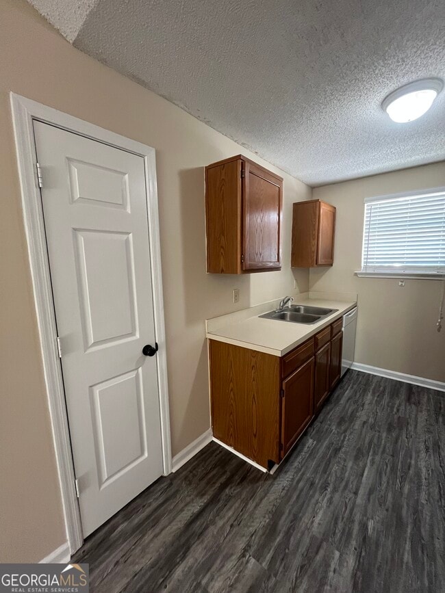 Building Photo - 411 Baltic Ct