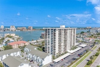 Building Photo - 400 Island Way