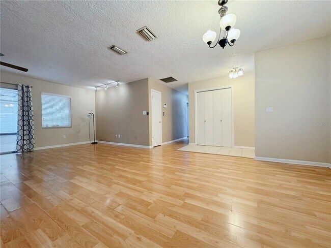 Foto del edificio - 2831 Lion Heart Rd