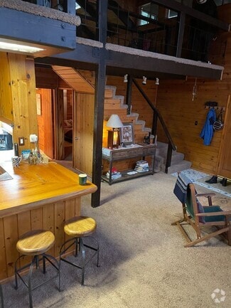 Building Photo - 24027 Lakeview Dr