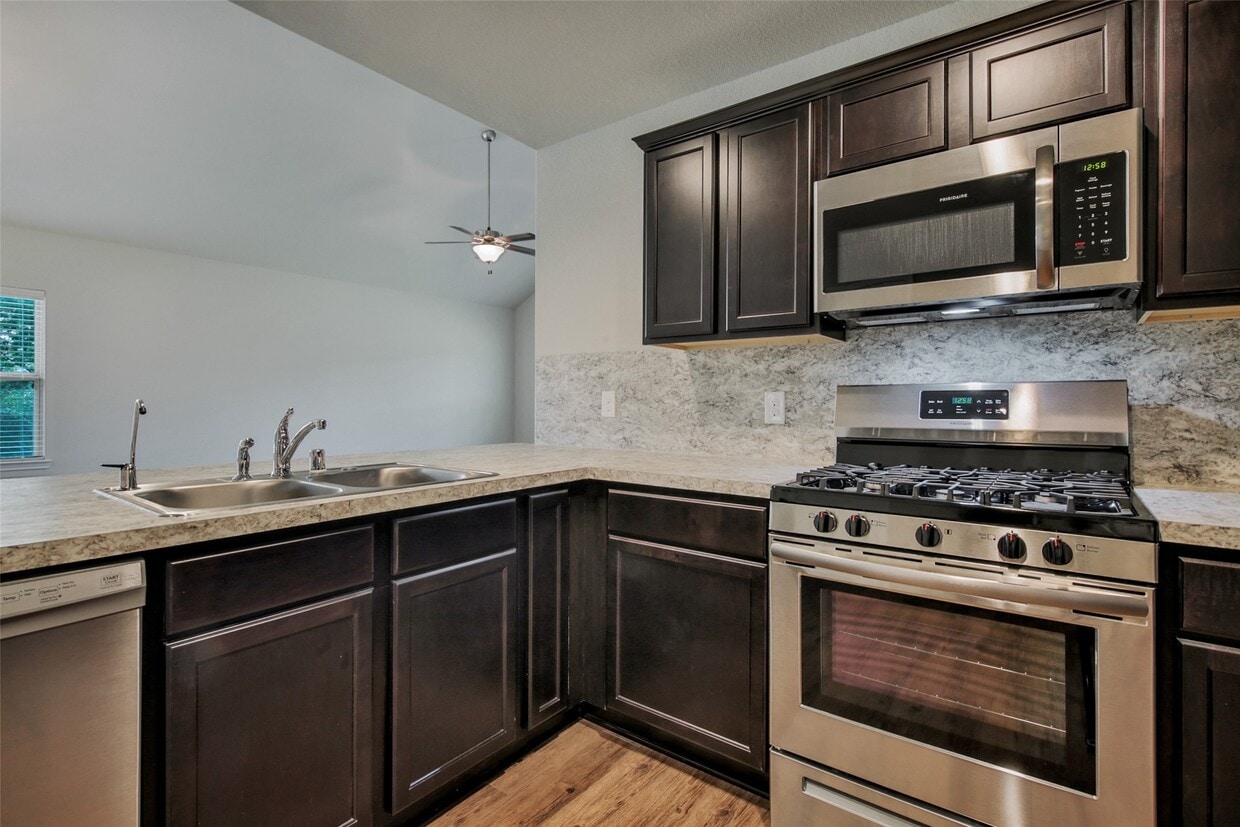 Building Photo - 5423 Briarstone Ridge Ln