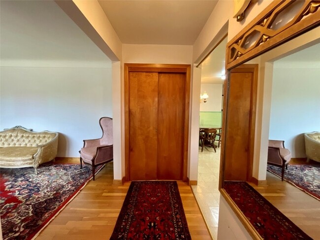 Building Photo - 92 Vestal Ave