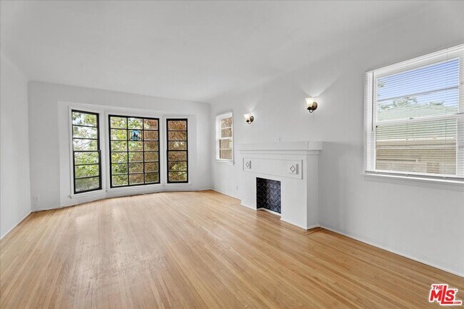 Foto del edificio - 228 3rd Ave