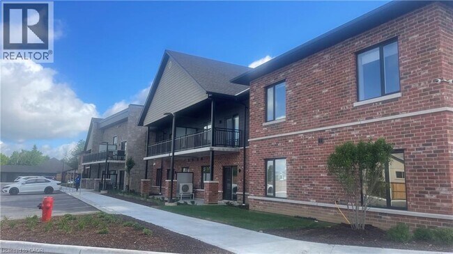 Building Photo - 773 Princess St