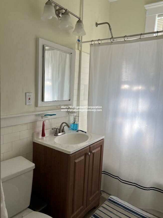 Foto del edificio - 94 Maple St