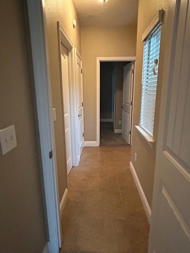 Foto del edificio - 2656 Cherry Tree Dr