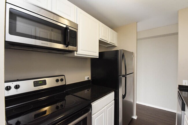 Building Photo - 4334 N Hazel St