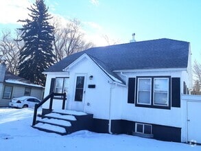 Building Photo - 300 Idaho Ave