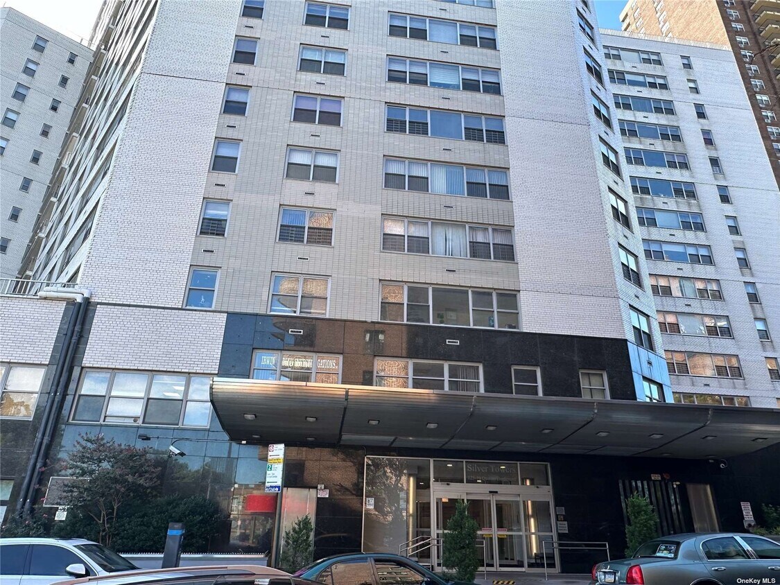 125 Queens Blvd Unit 907, Kew Gardens, NY 11415 Condo for Rent in Kew