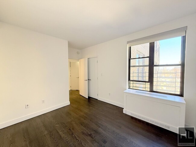 Building Photo - NO fee 1 bed 1 bath on the 22nd floor - Su...