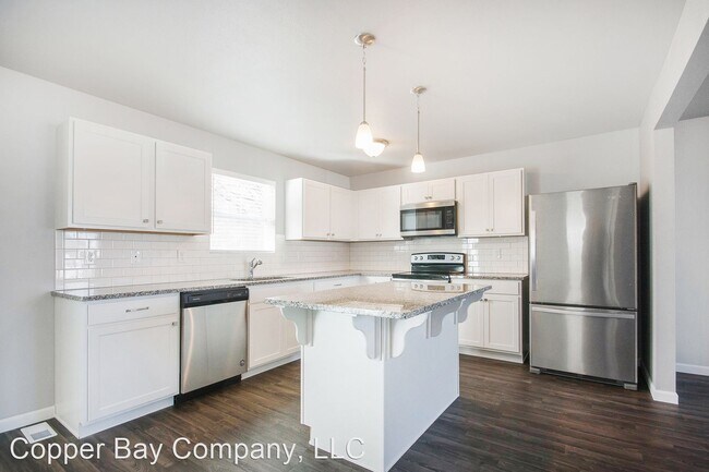 Building Photo - 4 br, 2.5 bath House - 53693 Hickory Lane
